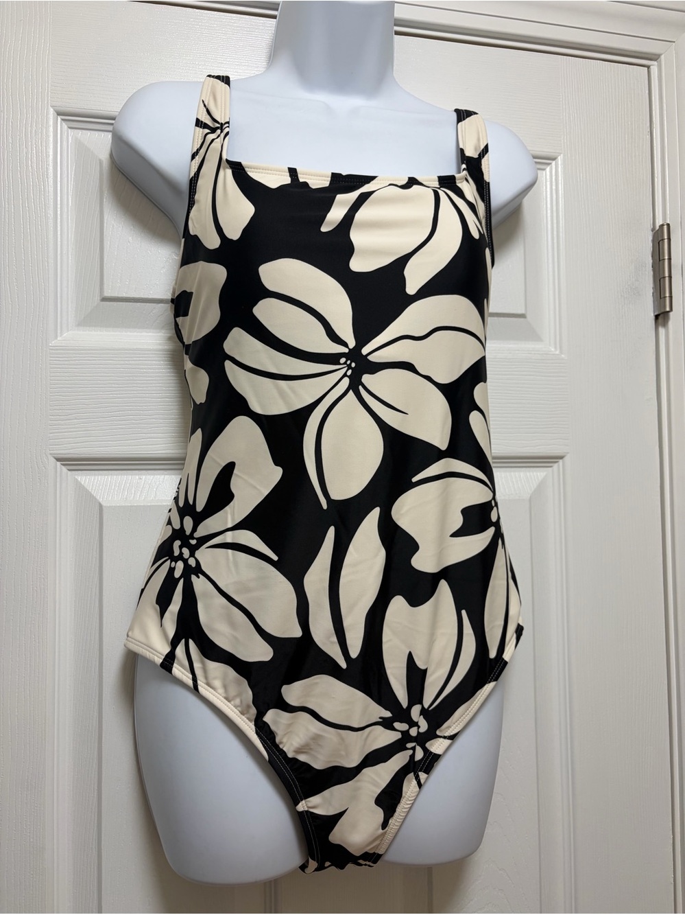 Women’s Bundle of Swimsuits
All 3